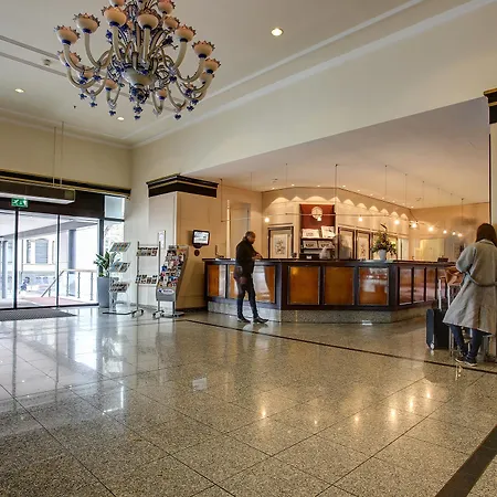 Centro Bristol 4*
