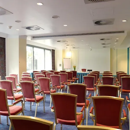 Centro Bristol 4*