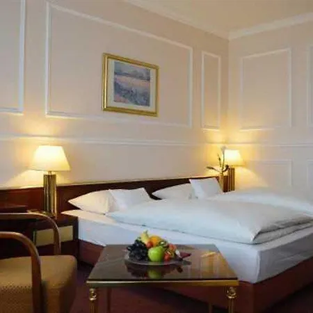 Отель Centro Bristol Бонн