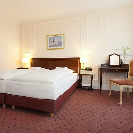 Отель Centro Bristol 4*