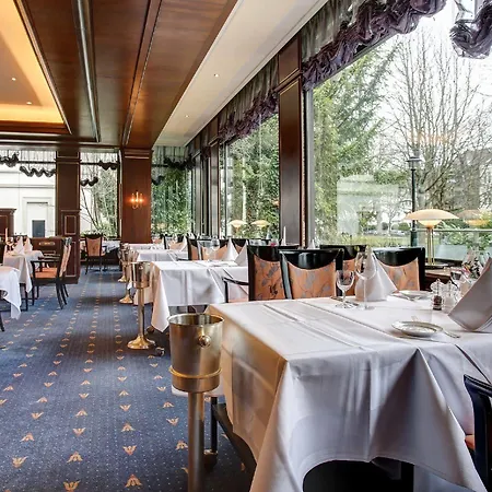 Centro Bristol Hotel 4*