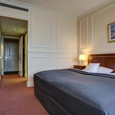 Hotel Centro Bristol 4*