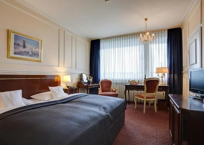 Hotel Centro Bristol 4*