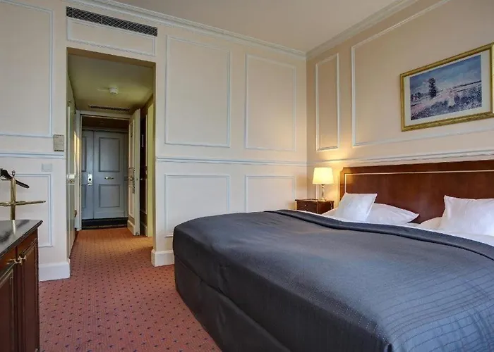 Hotel Centro Bristol 4*